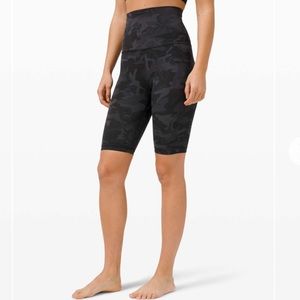 Lululemon • align SHR shorts